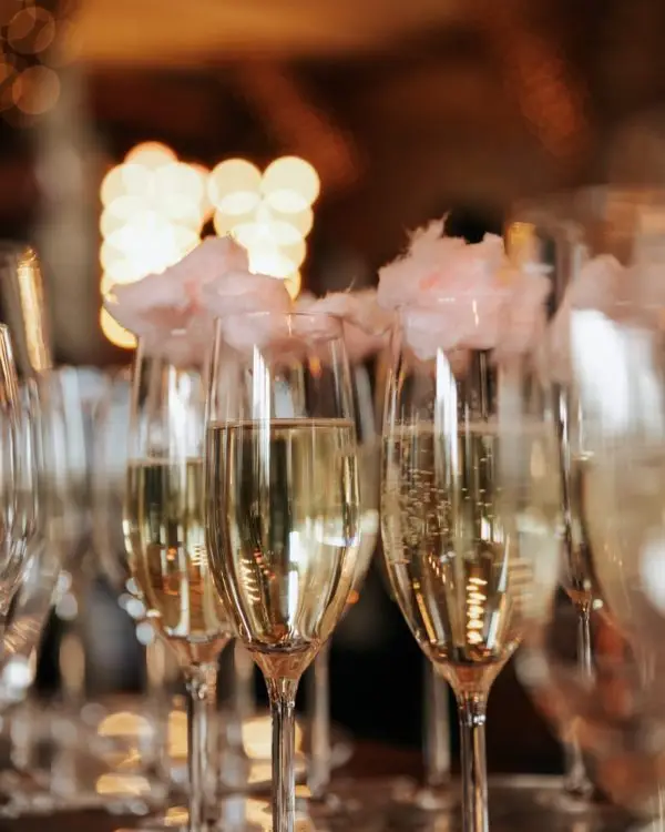 Champagne Flute: 220ml